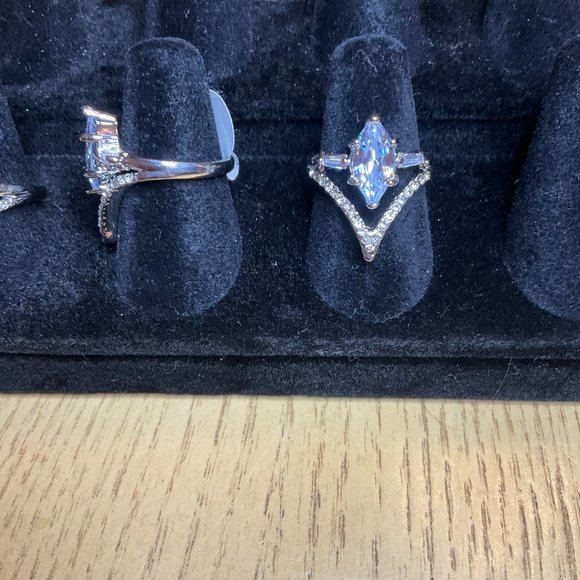 ring - Picture 2 of 4